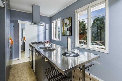 Photo of property in 78a Lake Road, Narrow Neck, Auckland, 0624