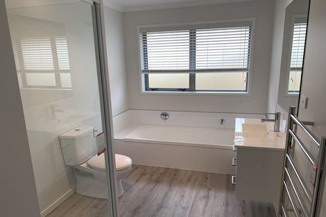 Photo of property in 186 Te Okuroa Drive, Papamoa, 3118