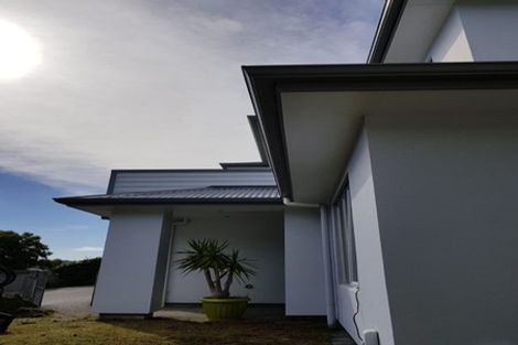 Photo of property in 16 Eastcott Grove, Churton Park, Wellington, 6037