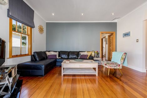 Photo of property in 24 Elizabeth Street, Moera, Lower Hutt, 5010