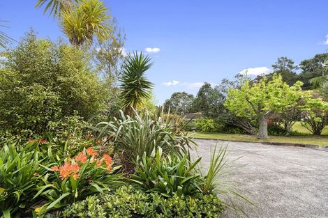 Photo of property in 72 Ravenwood Drive, Forrest Hill, Auckland, 0620