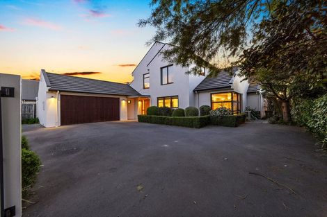 Photo of property in 33 Bryndwr Road, Fendalton, Christchurch, 8052