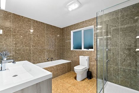 Photo of property in 3 Younger Lane, Massey, Auckland, 0614