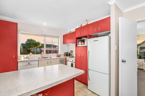 Photo of property in 24 Stellata Court, Randwick Park, Auckland, 2105