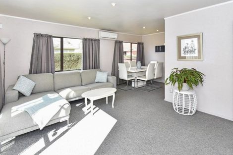 Photo of property in 2/17 Wedgwood Avenue, Mangere East, Auckland, 2024