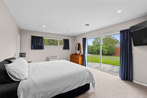 Photo of property in 21 Welsford Street, Woodend, 7610