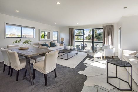 Photo of property in 2/27 Northboro Road, Hauraki, Auckland, 0622