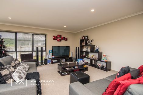 Photo of property in 7 Percy Kinsman Crescent, Riverstone Terraces, Upper Hutt, 5018