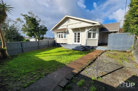 Photo of property in 1/194 Waimumu Road, Massey, Auckland, 0614