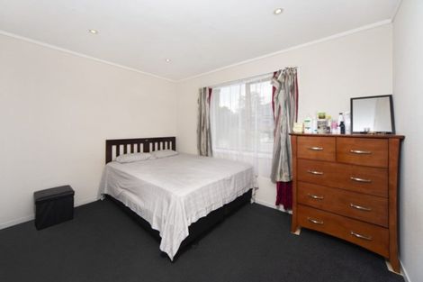 Photo of property in 1/2 Pomelo Road, Te Atatu South, Auckland, 0610