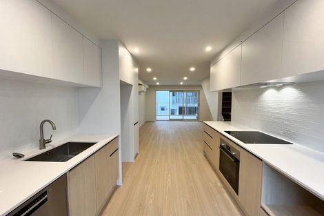 Photo of property in 16/9 Aeroview Drive, Beach Haven, Auckland, 0626