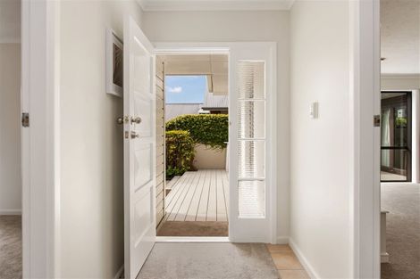 Photo of property in 1/12 Gleneagles Terrace, Ilam, Christchurch, 8053