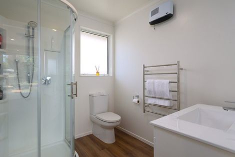 Photo of property in 2 Les Wakefield Road, Mapua, 7005