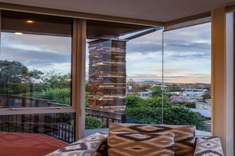 Photo of property in 59a Exmouth Road, Northcote, Auckland, 0627