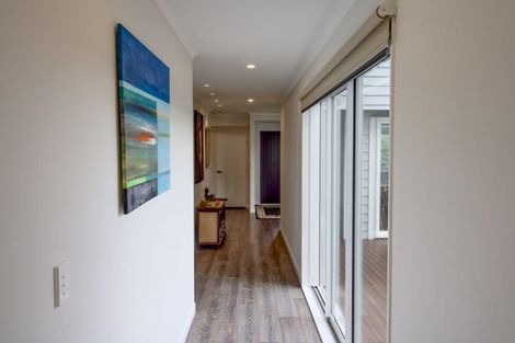 Photo of property in 17 Walter Ruddock Avenue, Kumeu, 0810