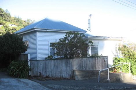 Photo of property in 12 Totara Street, Eastbourne, Lower Hutt, 5013