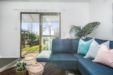 Photo of property in 13 Wallace Road, Ranui, Auckland, 0612