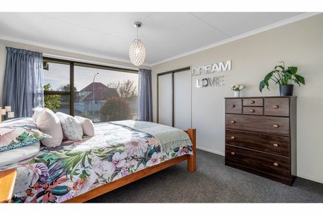 Photo of property in 61 Vogel Street, Waikiwi, Invercargill, 9810