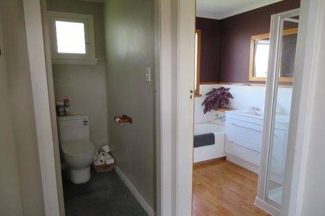 Photo of property in 75 Rhodes Street, Waimate, 7924