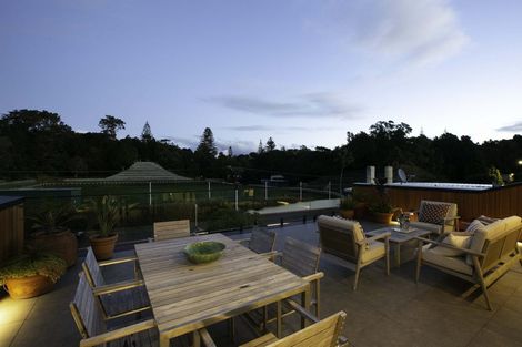Photo of property in 15 Fillis Street, New Plymouth, 4310