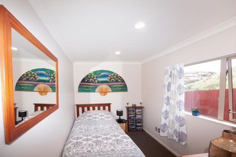 Photo of property in 50 Erlestoke Crescent, Churton Park, Wellington, 6037