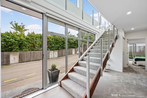 Photo of property in 2 Lakshmi Place, Khandallah, Wellington, 6035