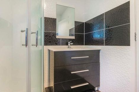 Photo of property in 24 Solar Road, Glen Eden, Auckland, 0602