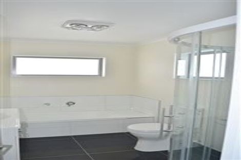 Photo of property in 33 Leighton Avenue, Waiwhetu, Lower Hutt, 5010