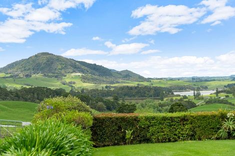 Photo of property in 91 Whaka Street, Maungaturoto, 0520