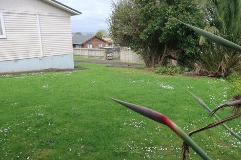 Photo of property in 6 Mcquarrie Avenue, Wattle Downs, Auckland, 2103