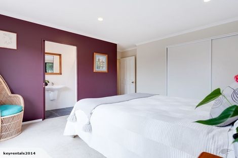 Photo of property in 2a Redwood Street, Elderslea, Upper Hutt, 5018