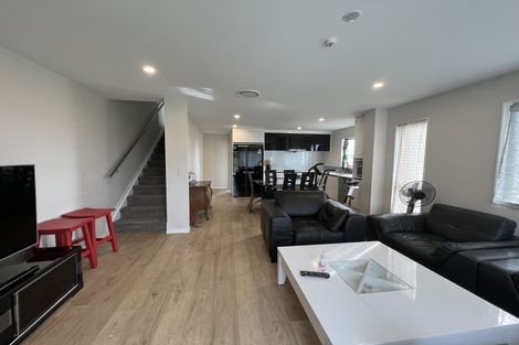 Photo of property in 1 Peony Mews, Oteha, Auckland, 0632
