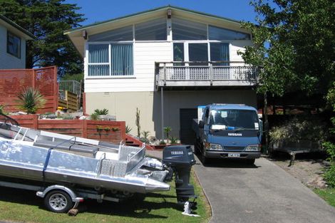 Photo of property in 16 Acacia Road, Torbay, Auckland, 0632
