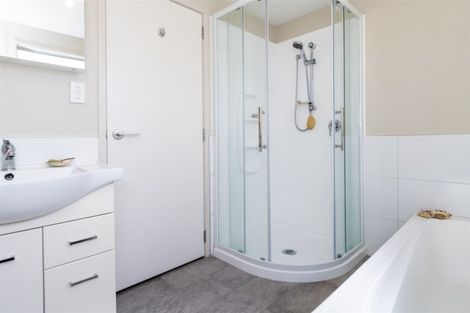 Photo of property in 73 Domain Road, Papamoa Beach, Papamoa, 3118