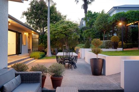 Photo of property in 3 Cameron Terrace, Bluff Hill, Napier, 4110