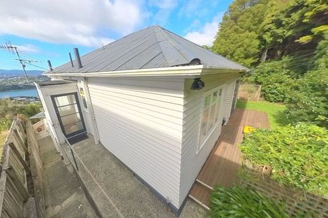 Photo of property in 11 Alexandra Road, Roseneath, Wellington, 6021