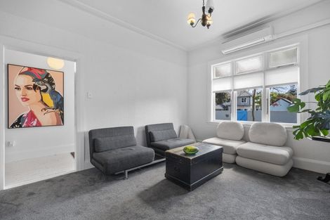 Photo of property in 127 Muritai Road, Eastbourne, Lower Hutt, 5013