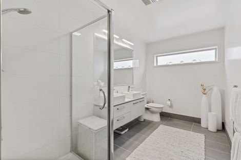 Photo of property in 16 Kensington Drive, Orewa, 0931