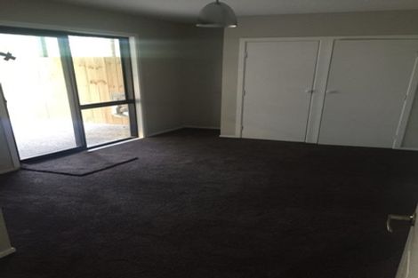 Photo of property in 24 Heaton Grove, Chatswood, Auckland, 0626