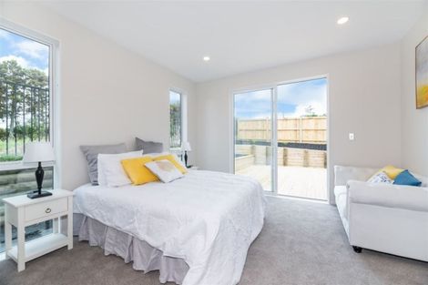 Photo of property in 13 Barrique Road, Kumeu, 0810
