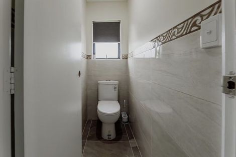 Photo of property in 17 Dungarvon Place, Clendon Park, Auckland, 2103