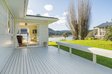 Photo of property in 8 Patton Place, Tairua, 3508