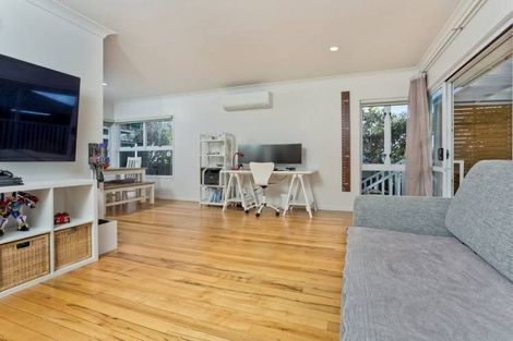 Photo of property in 7b Anne Road, Hillcrest, Auckland, 0627