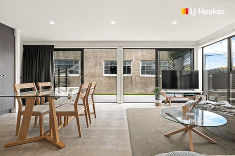 Photo of property in 108 Oxford Street, South Dunedin, Dunedin, 9012