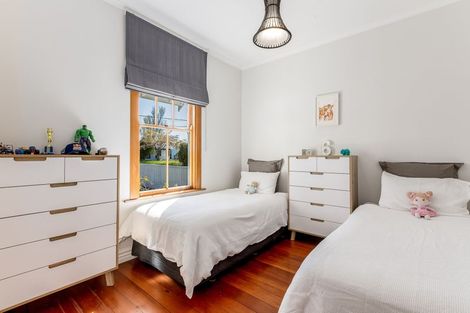 Photo of property in 24 Elizabeth Street, Moera, Lower Hutt, 5010