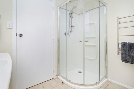 Photo of property in 102 Stewart Drive, Newlands, Wellington, 6037