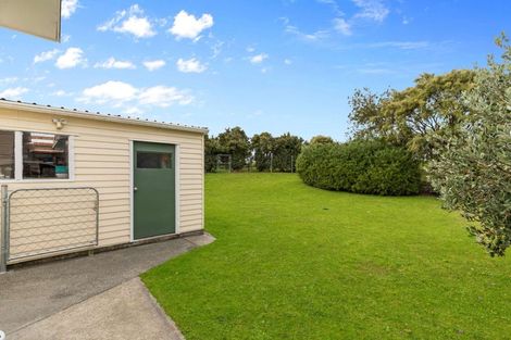 Photo of property in 24 Cecil Place, Cloverlea, Palmerston North, 4412