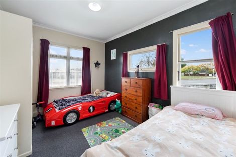 Photo of property in 74 Ngatai Road, Otumoetai, Tauranga, 3110