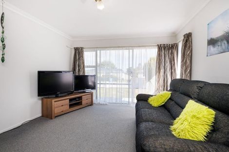 Photo of property in 14 Heather Street, Levin, 5510