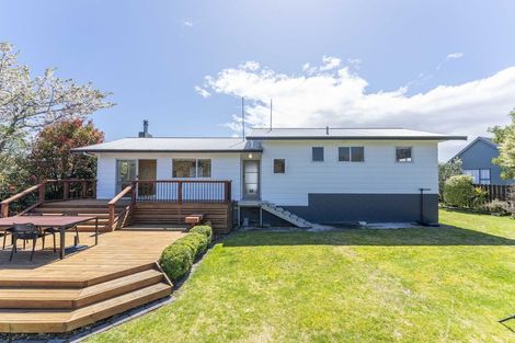 Photo of property in 14 Kempton Place, Richmond Heights, Taupo, 3330